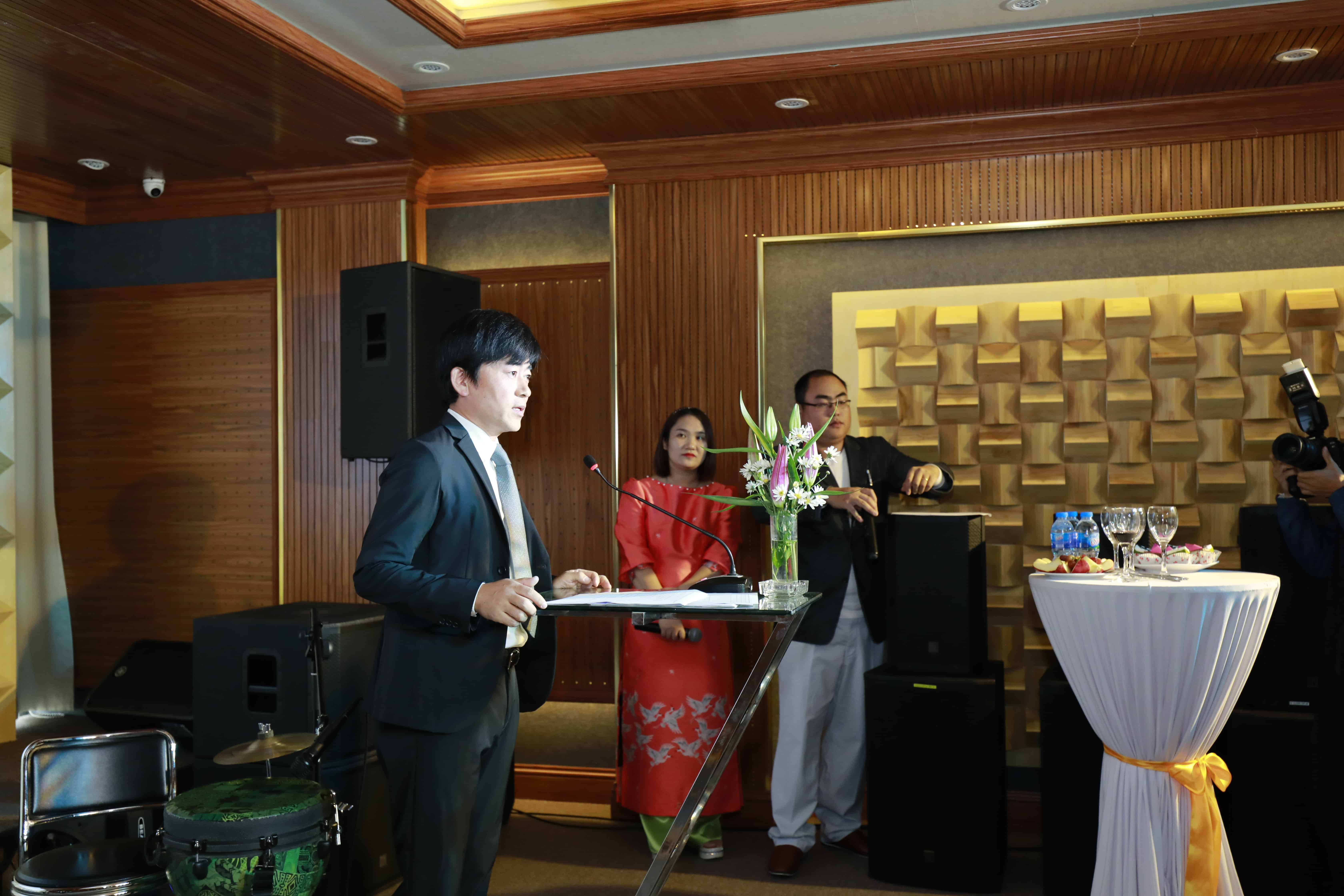 Ông Toru Sakaguchi phát biểu mở màn trong buổi tiệc khai trương cơ sở mới của TCA - Trung Chính Audio