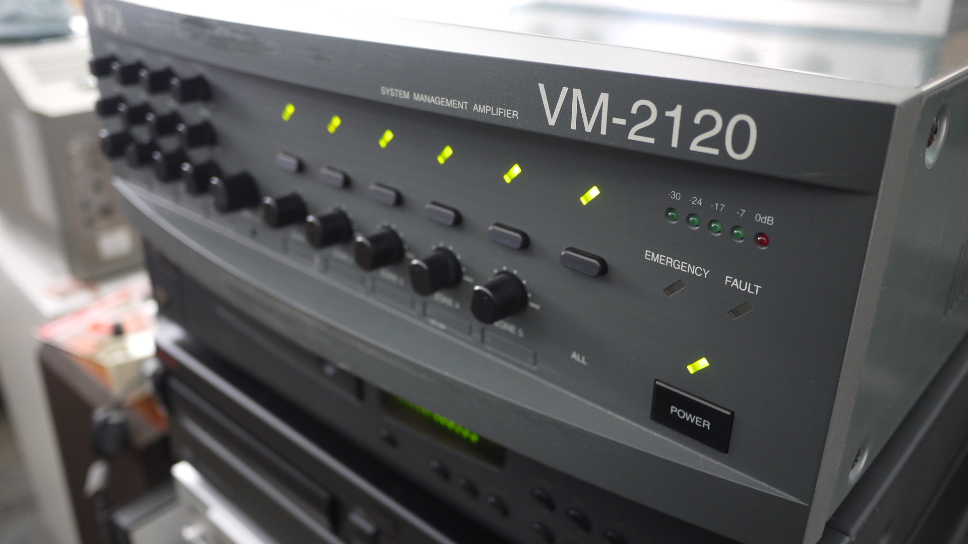 Hướng dẫn sử dụng ampli TOA VM-2120 trong hệ thống di tản VM-2000 Hướng dẫn sử dụng ampli TOA VM-2120 trong hệ thống di tản VM-2000