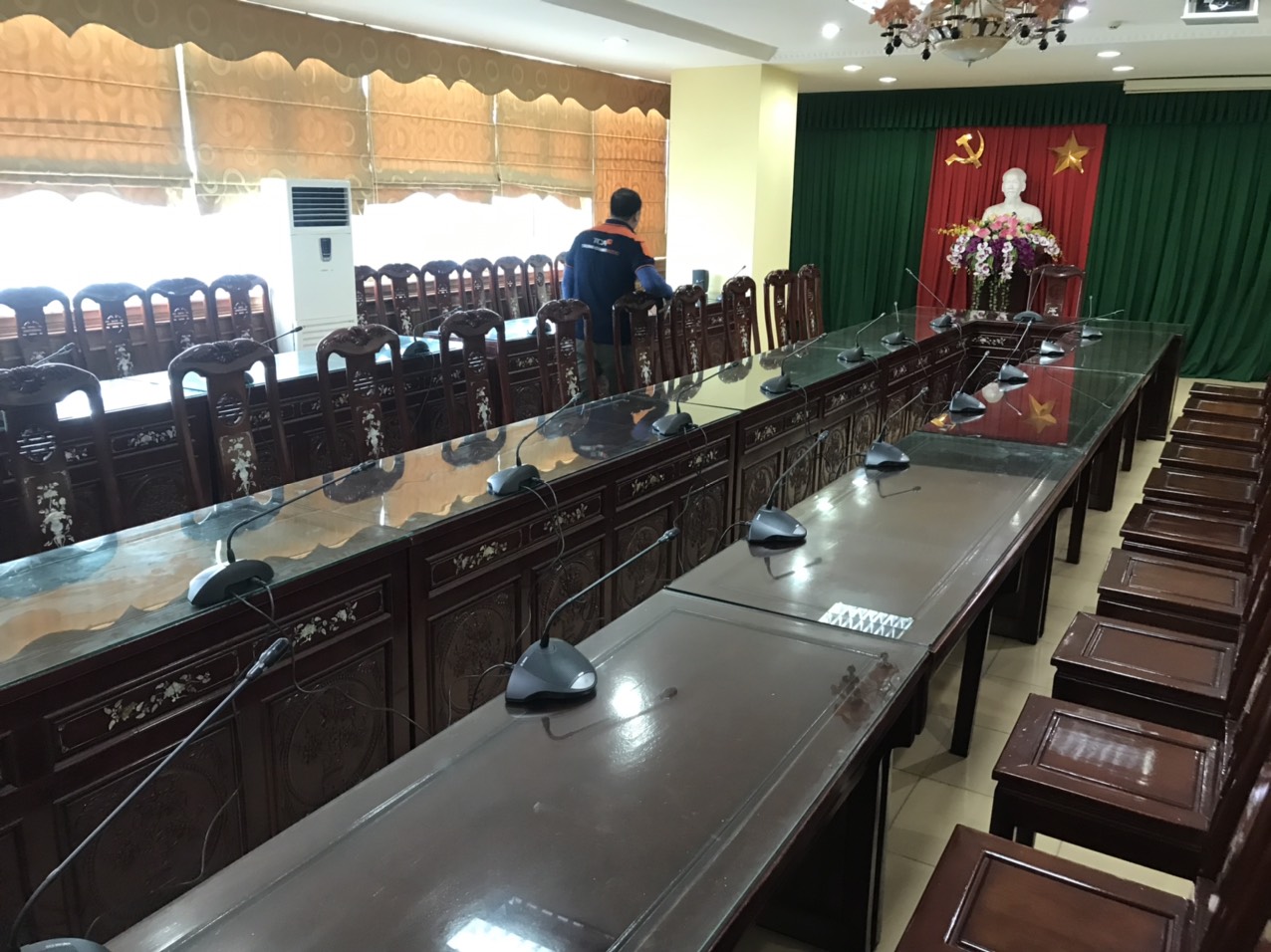 Bosch CCS-DL: Micro hội thảo analog dạng du thuyền Bosch CCS-DL: Micro hội thảo analog dạng du thuyền