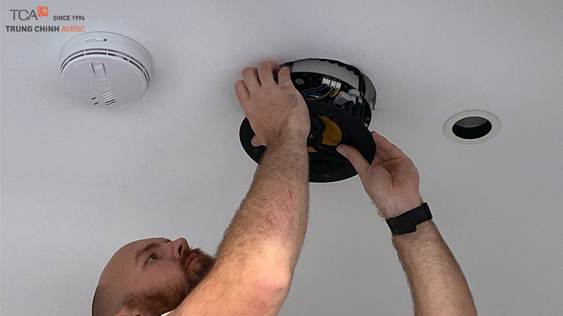 Hướng dẫn chi tiết các bước lắp đặt, thi công loa âm trần chuyên nghiệp